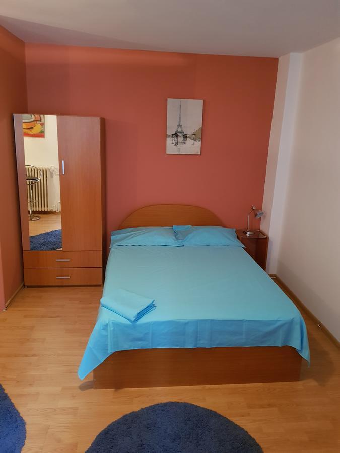 Rent House Unirii Apartment บูคาเรสต์ ภายนอก รูปภาพ